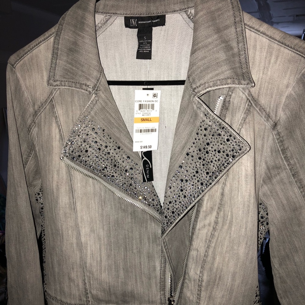 Women’s crystal embellished denim jacket 🧥